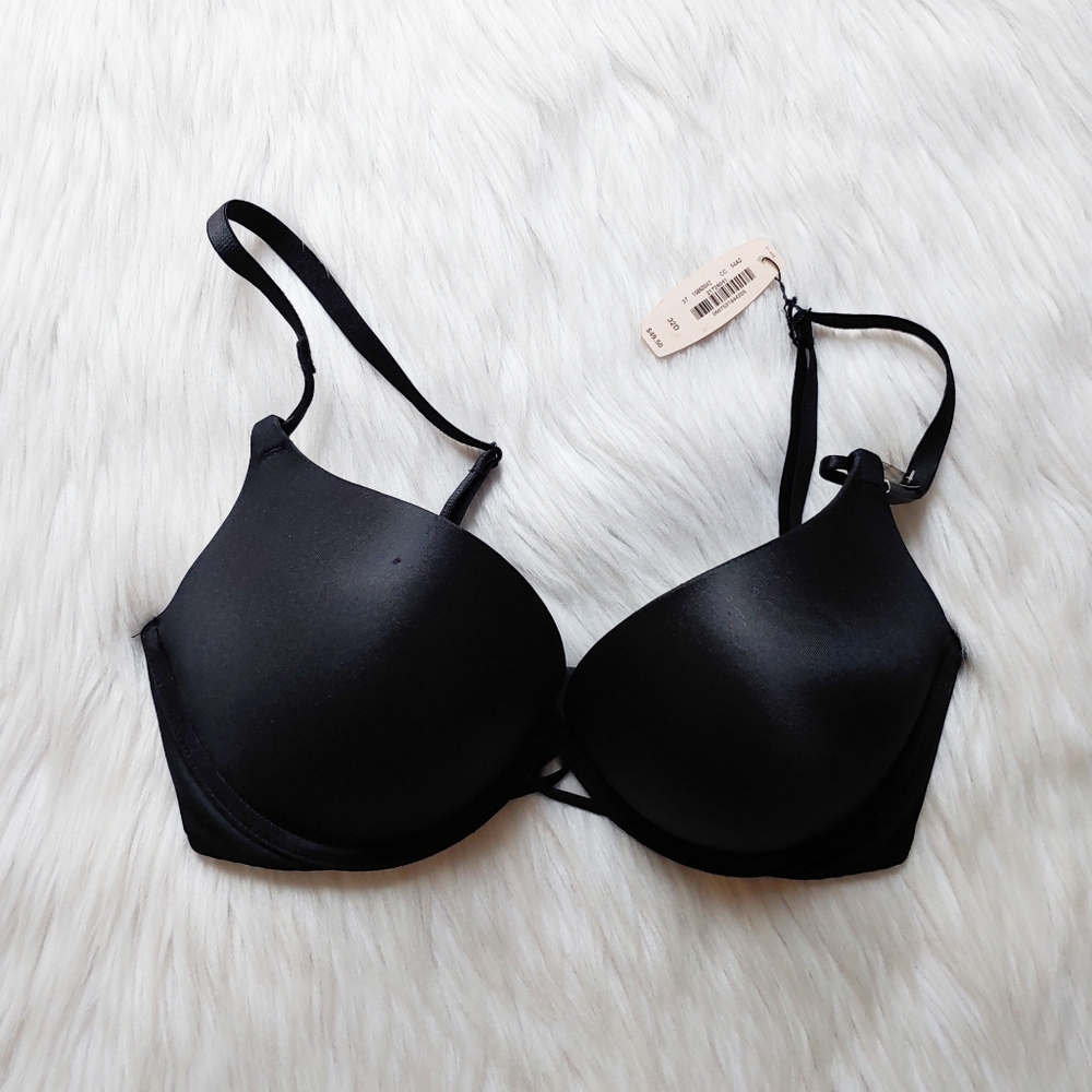 Victoria's Secret MAXIMUM Cleavage Black Plunge Bra, 32D